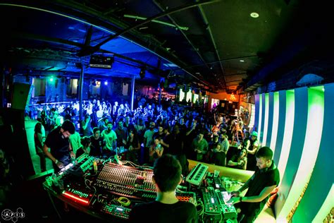 Club vinyl denver - The new venue, open seven days a week, spins its vinyl and pours its vino from 4 p.m. through midnight Sunday through Thursday, and 'til 1 a.m. Friday and Saturday, with late-night happy hour ...